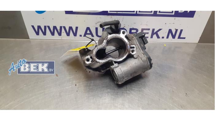 Gebruikte Uitlaat gasklep (EGR) Opel Vivaro 2.0 CDTI 16V Prijs € 35,00 Margeregeling aangeboden door Auto Bek