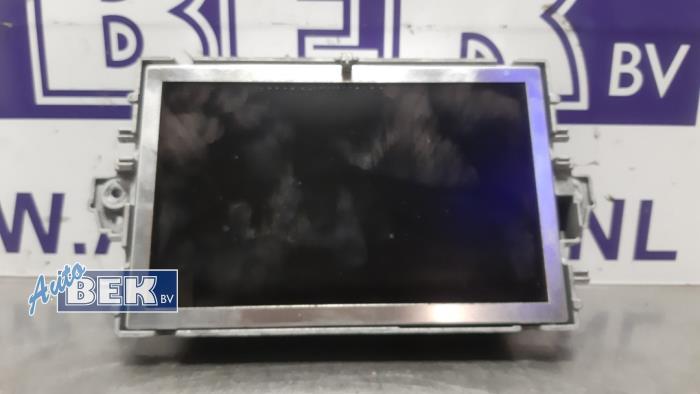 Gebruikte Display Interieur Mercedes E (W212) E-200 CDI 16V BlueEfficiency,BlueTEC Prijs € 100,00 Margeregeling aangeboden door Auto Bek