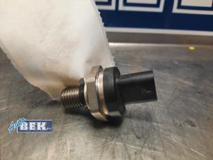 Gebruikte Oliedruk sensor BMW 4 serie Gran Coupe (F36) 418i 1.5 TwinPower Turbo 12V Prijs € 25,00 Margeregeling aangeboden door Auto Bek