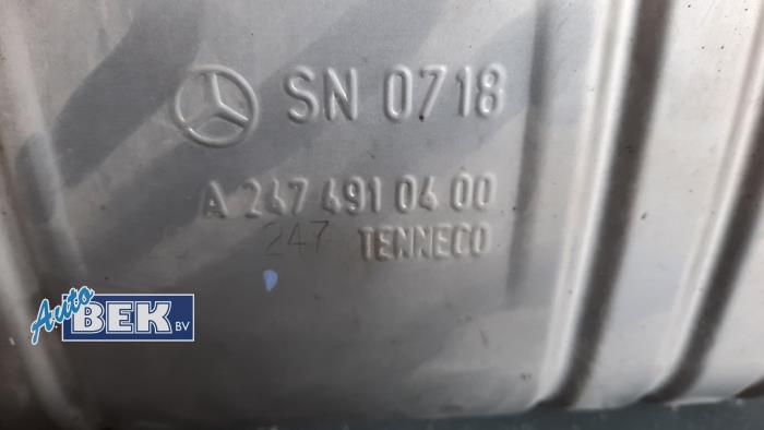 Uitlaat Einddemper van een Mercedes-Benz A (177.0) 1.3 A-160 Turbo 16V 2020