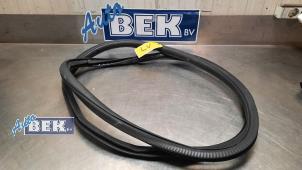 Gebruikte Deurrubber 4Deurs links-voor Mercedes A (177.0) 1.3 A-160 Turbo 16V Prijs € 28,99 Margeregeling aangeboden door Auto Bek