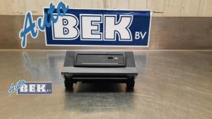Gebruikte USB module Mercedes A (177.0) 1.3 A-160 Turbo 16V Prijs € 25,00 Margeregeling aangeboden door Auto Bek