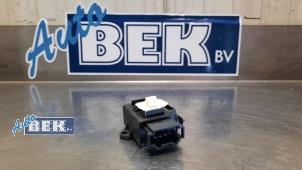 Gebruikte Stoelverwarmings module Seat Ibiza V (KJB) 1.0 TSI 12V Prijs € 18,99 Margeregeling aangeboden door Auto Bek