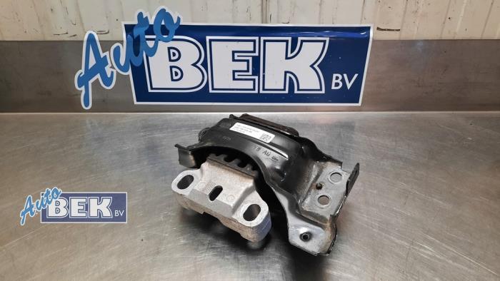 Gebruikte Versnellingsbak Steun Seat Ibiza V (KJB) 1.0 TSI 12V Prijs € 18,99 Margeregeling aangeboden door Auto Bek