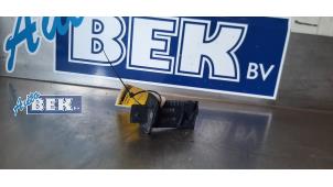 Gebruikte Luchtmassameter Jaguar XE 2.0 250 Turbo 16V Prijs € 75,00 Margeregeling aangeboden door Auto Bek