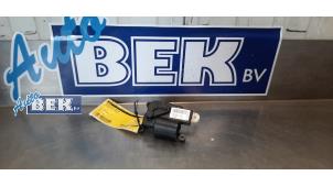 Gebruikte Kachelklep Motor Jaguar XE 2.0 250 Turbo 16V Prijs € 34,00 Margeregeling aangeboden door Auto Bek