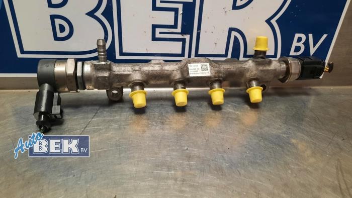 Gebruikte Injector brug Skoda Octavia Combi (5EAC) 2.0 TDI RS 16V Prijs € 29,95 Margeregeling aangeboden door Auto Bek