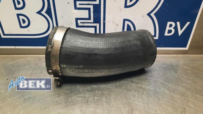 Gebruikte Intercooler Slang Volkswagen Tiguan (AD1) 2.0 TSI 16V 4Motion Prijs € 15,00 Margeregeling aangeboden door Auto Bek