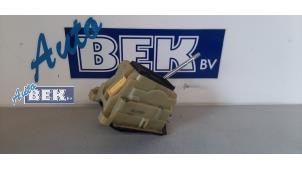 Gebruikte Versnellingspook Mercedes C Estate (S204) 2.2 C-200 CDI 16V BlueEFFICIENCY Prijs € 80,00 Margeregeling aangeboden door Auto Bek