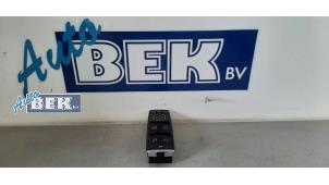 Gebruikte Combischakelaar ramen Mercedes C Estate (S204) 2.2 C-200 CDI 16V BlueEFFICIENCY Prijs € 35,00 Margeregeling aangeboden door Auto Bek