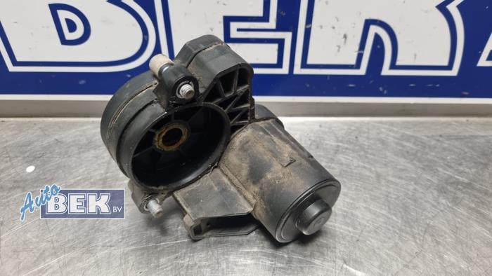 Gebruikte Handrem motor Volkswagen Golf VII (AUA) 2.0 R 4Motion 16V Prijs € 85,00 Margeregeling aangeboden door Auto Bek