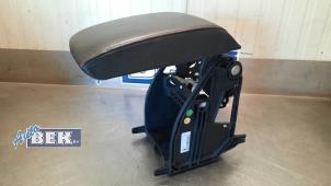 Gebruikte Armleuning Skoda Octavia Combi (5EAC) 2.0 TDI RS 16V Prijs € 50,00 Margeregeling aangeboden door Auto Bek
