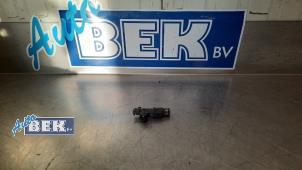 Gebruikte Injector (benzine injectie) Peugeot 307 CC (3B) 2.0 16V Prijs € 35,00 Margeregeling aangeboden door Auto Bek