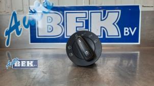 Gebruikte Licht Schakelaar Skoda Octavia Combi (5EAC) 2.0 TDI RS 16V Prijs € 20,00 Margeregeling aangeboden door Auto Bek