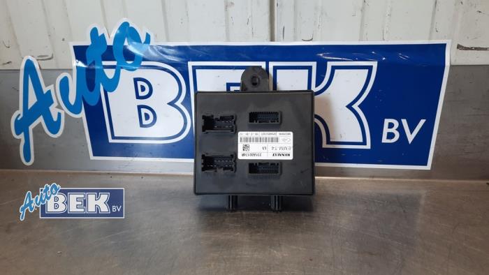 Gebruikte Bodycontrol Module Renault Captur I (2R) 1.5 Energy dCi 110 FAP Prijs € 120,00 Margeregeling aangeboden door Auto Bek