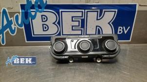 Gebruikte Kachel Bedieningspaneel Volkswagen Caddy Combi III (2KB,2KJ) 1.6 TDI 16V Prijs op aanvraag aangeboden door Auto Bek