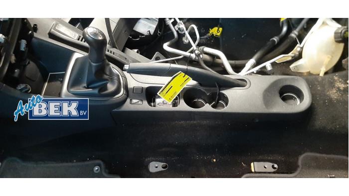Middenconsoles van een Renault Clio IV (5R) 1.5 Energy dCi 90 FAP 2015