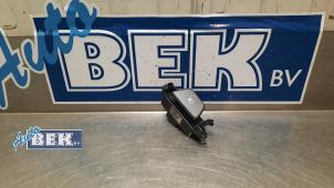 Gebruikte ESP Schakelaar Hyundai i40 CW (VFC) 1.7 CRDi 16V Prijs € 20,00 Margeregeling aangeboden door Auto Bek