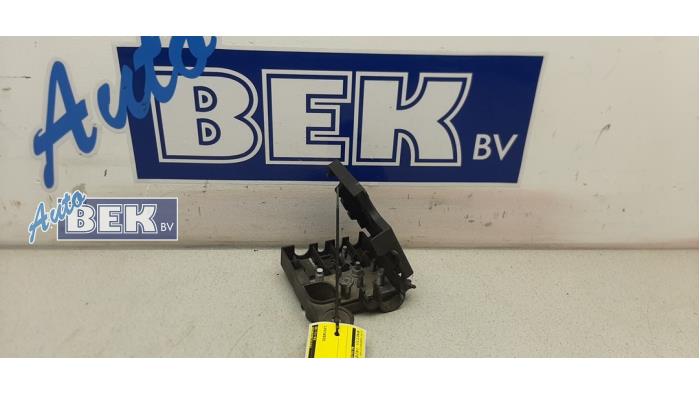 Gebruikte Stroomverdeler Audi A4 Avant (B8) 2.0 TDI 16V Prijs € 20,00 Margeregeling aangeboden door Auto Bek