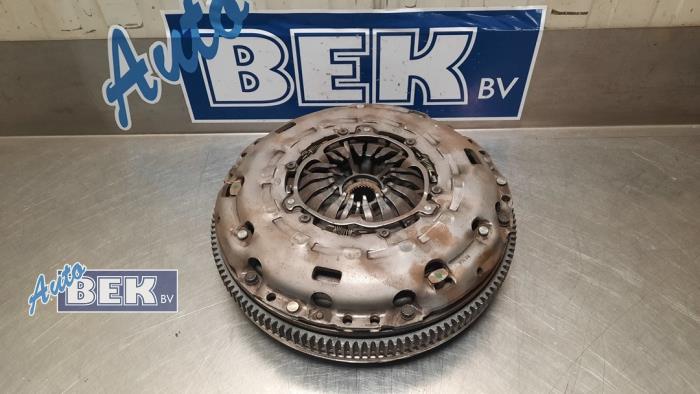 Gebruikte Dubbele massa vliegwiel Audi A3 Sportback (8VA/8VF) 2.0 TDI 16V Prijs € 150,00 Margeregeling aangeboden door Auto Bek