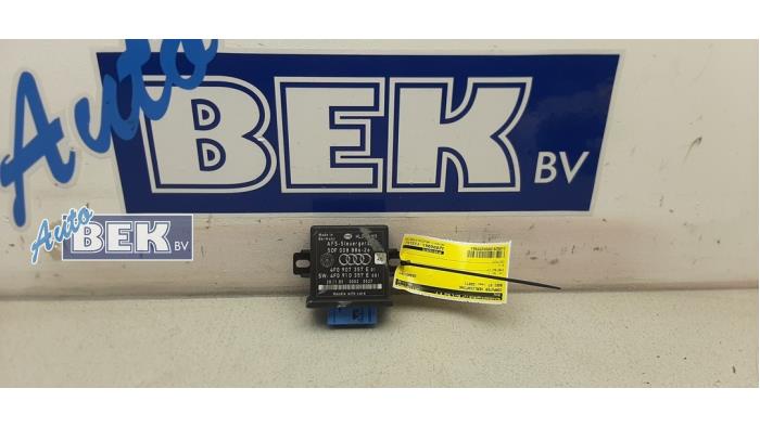 Gebruikte Module Verlichting Audi Q7 (4LB) 4.2 FSI V8 32V Prijs € 50,00 Margeregeling aangeboden door Auto Bek
