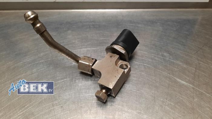 Gebruikte Brandstofdruk sensor Audi Q7 (4LB) 4.2 FSI V8 32V Prijs € 45,00 Margeregeling aangeboden door Auto Bek