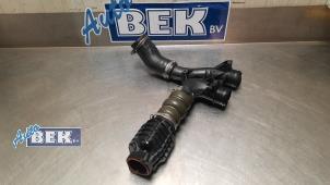 Gebruikte Intercooler Slang Peugeot 2008 (CU) 1.2 12V e-THP PureTech 110 Prijs € 35,00 Margeregeling aangeboden door Auto Bek