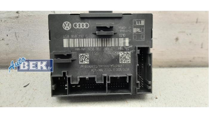 Deur module van een Audi A6 (C7) 3.0 TDI V6 24V Quattro 2011
