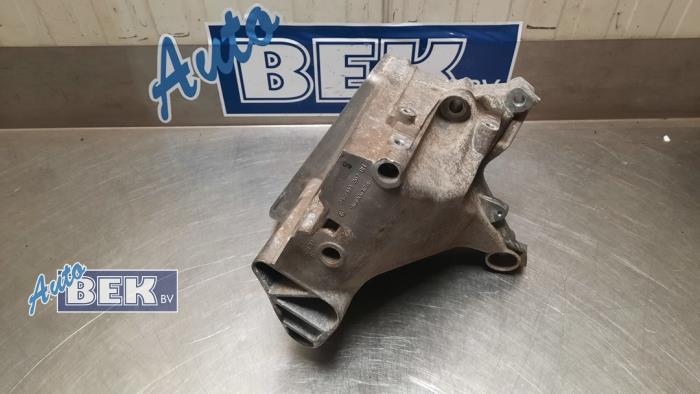 Gebruikte Motorrubber Volkswagen Polo VI (AW1) 1.0 TSI 12V Prijs € 25,00 Margeregeling aangeboden door Auto Bek