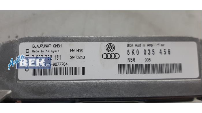 Radio versterker van een Volkswagen Golf VI (5K1) 2.0 TSI R 16V 4Motion 2012