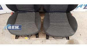 Gebruikte Voorstoelen links + rechts Mercedes Citan (415.6) 1.5 111 CDI Euro 6 Prijs € 200,00 Margeregeling aangeboden door Auto Bek