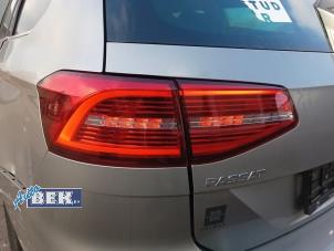 Gebruikte Achterlicht links Volkswagen Passat Variant (3G5) 1.4 TSI 16V Prijs € 400,00 Margeregeling aangeboden door Auto Bek