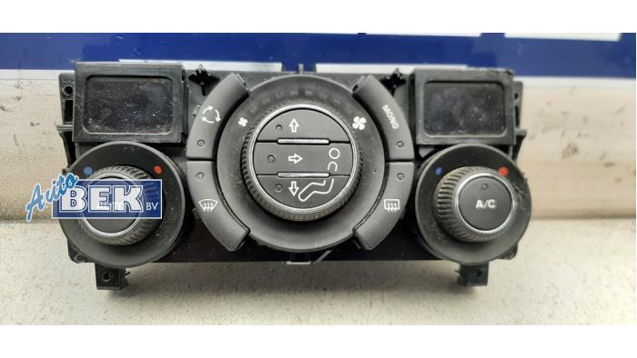 Kachel Bedieningspaneel van een Peugeot RCZ (4J) 2.0 HDi 16V FAP 2013