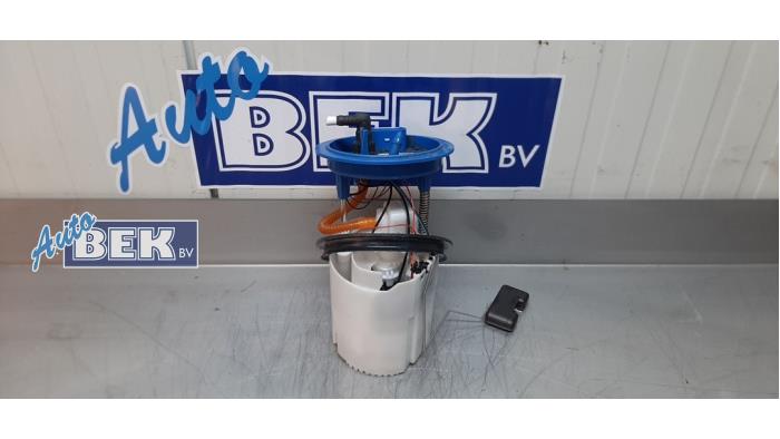 Gebruikte Tank element Pomp Skoda Octavia (NXAA) 2.0 TSI RS 16V Prijs € 100,00 Margeregeling aangeboden door Auto Bek