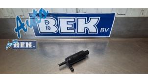 Gebruikte Pomp koplampsproeier Skoda Octavia (1Z3) 1.6 TDI Greenline Prijs € 10,00 Margeregeling aangeboden door Auto Bek