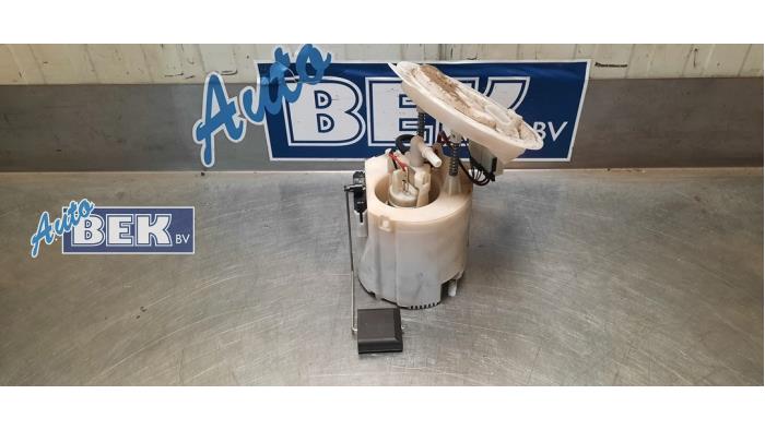 Gebruikte Brandstofpomp Elektrisch Mercedes C (W204) 1.8 C-200K 16V Prijs € 95,00 Margeregeling aangeboden door Auto Bek