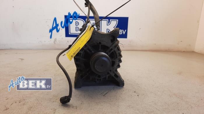 Gebruikte Dynamo Mercedes B (W245) 2.0 B-200 16V Turbo Prijs € 40,00 Margeregeling aangeboden door Auto Bek