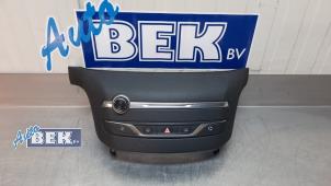 Gebruikte Paniekverlichtings Schakelaar Peugeot 308 SW (L4/L9/LC/LJ/LR) 1.6 BlueHDi 120 Prijs € 50,00 Margeregeling aangeboden door Auto Bek
