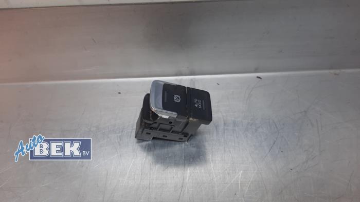 Gebruikte Handrem schakelaar Volkswagen Passat Variant (3G5) 1.4 TSI 16V Prijs € 20,00 Margeregeling aangeboden door Auto Bek
