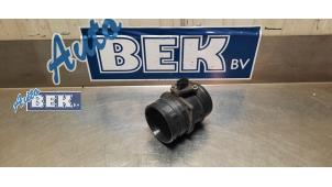 Gebruikte Luchtmassameter Volkswagen Multivan T5 (7E/7HC/7HF/7HM) 2.0 TSI 16V Prijs € 25,00 Margeregeling aangeboden door Auto Bek
