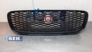 Gebruikte Grille Jaguar E-Pace 2.0 D 150 16V AWD Prijs op aanvraag aangeboden door Auto Bek