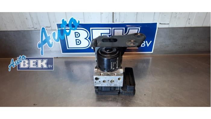 Gebruikte ABS Pomp Volkswagen Multivan T5 (7E/7HC/7HF/7HM) 2.0 TSI 16V Prijs € 145,00 Margeregeling aangeboden door Auto Bek