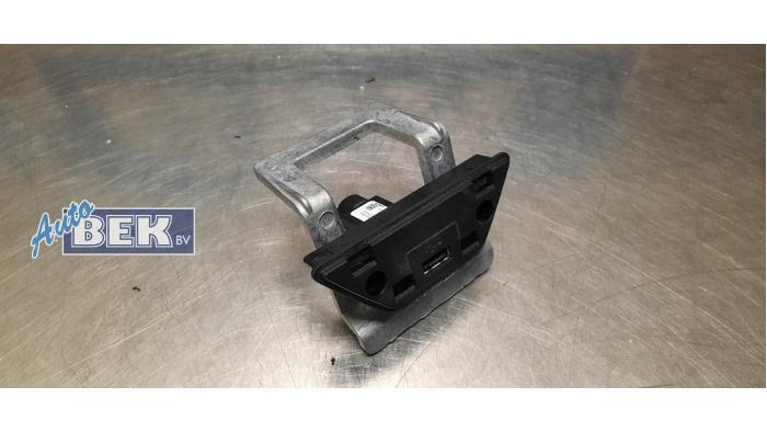 Gebruikte USB module Seat Mii Electric Prijs € 34,95 Margeregeling aangeboden door Auto Bek
