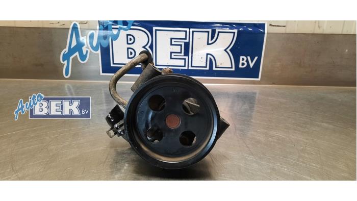 Gebruikte Servopomp Ford Fiesta 5 (JD/JH) 1.3 Prijs € 100,00 Margeregeling aangeboden door Auto Bek