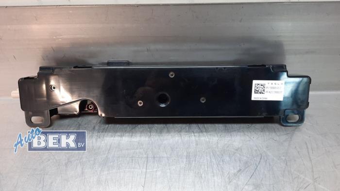 Gebruikte Antenne bluetooth Tesla Model 3 Long Range AWD 75 kWh Prijs € 90,00 Margeregeling aangeboden door Auto Bek
