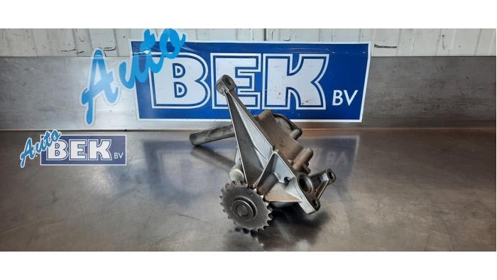 Gebruikte Oliepomp Mercedes Sprinter 5t (906.15/906.25) 515 CDI 16V Prijs € 80,00 Margeregeling aangeboden door Auto Bek