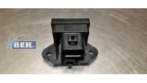 Gebruikte Brandstofpomp module Volvo V40 (MV) 2.0 D2 16V Prijs € 40,00 Margeregeling aangeboden door Auto Bek