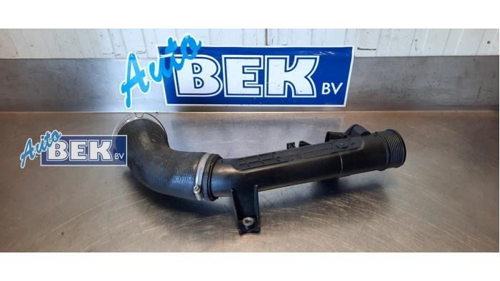 Gebruikte Intercooler Buis Volvo V40 (MV) 2.0 D2 16V Prijs € 65,00 Margeregeling aangeboden door Auto Bek