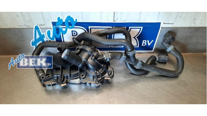 Gebruikte Waterpomp Volkswagen Caddy Alltrack Combi 1.2 TSI 16V Prijs € 49,99 Margeregeling aangeboden door Auto Bek