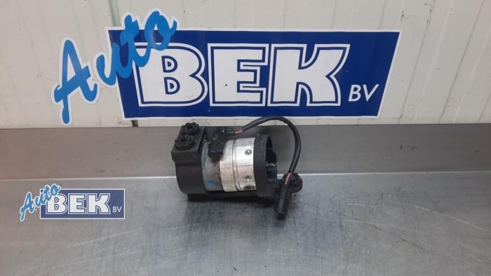 Gebruikte Vacuumpomp Rembekrachtiging BMW 7 serie (E65/E66/E67) 745i,Li 4.4 V8 32V Prijs € 50,00 Margeregeling aangeboden door Auto Bek
